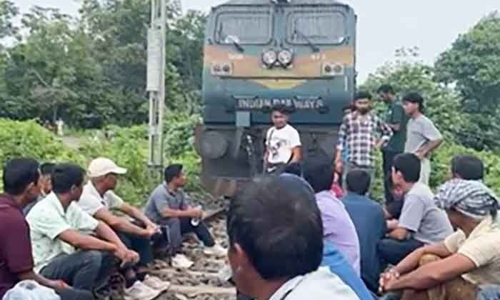 Tripura blockade called off after talks; surrendered militants press for execution of accord