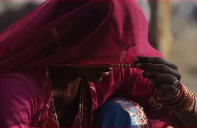 Husband returned at midnight, saw the phone in wife's hand and asked - Who are you talking to? then killed him