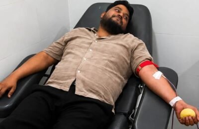 World Blood Donation Day: SP leader Iqbal Engineer himself donated blood, made an emotional appeal to the youth.