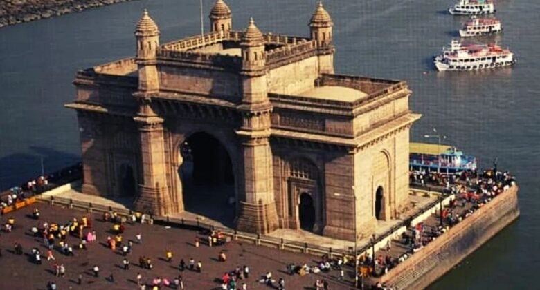 Even the big salaries in Mumbai are falling short! You will be shocked to hear the investment banker’s expenses.