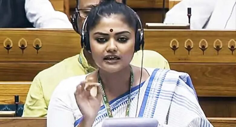 Sayoni Ghosh, who used to say, ‘I am not a chaddha that I can become chaddis…’ also rebelled! MPs angry over sharp questions from journalists at Delhi airport